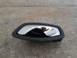 MAÇANETA INTERNA DIANTEIRA ESQUERDA RENAULT CAPTUR 2017