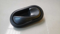 MAÇANETA INTERNA LADO DIREITO RENAULT SANDERO 2008 A 2013