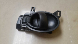 MAÇANETA INTERNA DIANTEIRA DIREITA MARCH 2012 A 2019 (3)