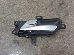 MAÇANETA INTERNA TRASEIRA L.E HYUNDAI CRETA 2017 A 2020