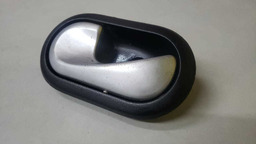 MAÇANETA INTERNA ESQUERDA RENAULT SANDERO 2008 A 2013 (4)