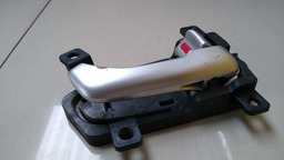 MAÇANETA INTERNA DIREITO KIA SPORTAGE 2011-2012