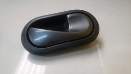 MAÇANETA INTERNA DIREITA RENAULT SANDERO 2008 A 2013 (2)