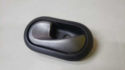 MAÇANETA INTERNA ESQUERDA RENAULT LOGAN 2008 A 2013 (2)