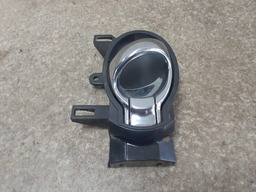 MAÇANETA INTERNA DIANTEIRA DIREITA NISSAN MARCH 2011  2020