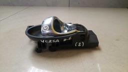 MAÇANETA INTERNA DIANTEIRA ESQUERDA VERSA 2012 A 2019 (2)