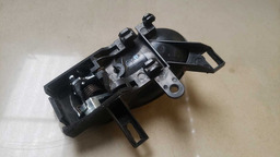 MAÇANETA INTERNA TRASEIRA DIREITA MARCH 2012 A 2019 (2)