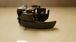 MAÇANETA INTERNA TRASEIRA E. NISSAN FRONTIER 2008 A 2015