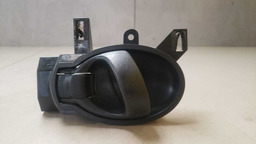 MAÇANETA INTERNA DIANTEIRA DIREITA NISSAN VERSA 2012 A 2019