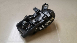 MAÇANETA INTERNA DIANTEIRA ESQUERDA NISSAN VERSA 2012 A 2019