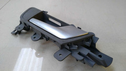 MAÇANETA INTERNA PORTA TRASEIRO DIREITO AUDI A4 2011