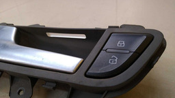 MAÇANETA INTERNA DIANTEIRO ESQUERDO AUDI A4 2011