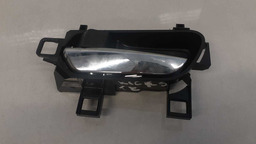 MAÇANETA INTERNA TRASEIRA ESQUERDA NISSAN KICKS 2016 A 2020