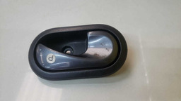 MAÇANETA INTERNA LADO DIREITO RENAULT LOGAN 2008 A 2013