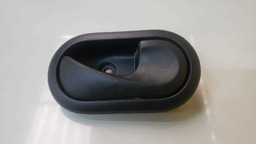 MAÇANETA INTERNA LADO DIREITO RENAULT DUSTER 2012 A 2019 (6)