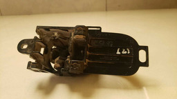 MAÇANETA INTERNA TRASEIRA E NISSAN LIVINA 2008 A 2013 (2)