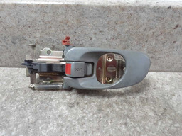 MAÇANETA INTERNA DIANTEIRA DIREITA KIA CLARUS 1997 ORIGINAL