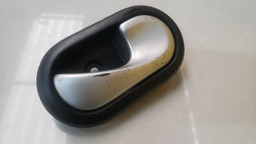 MAÇANETA INTERNA DIREITA RENAULT SANDERO 2008 A 2013 (6)