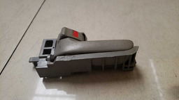 MACANETA INTERNA TRASEIRA ESQUERDA TOYOTA COROLLA 2003 2004