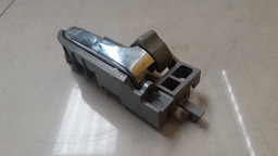 MAÇANETA INTERNA DIANTEIRA DIREITA TOYOTA COROLLA 2005