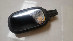 MAÇANETA INTERNA TRASEIRA ESQUERDA AUDI A3 1998 A 2006