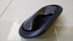 MAÇANETA INTERNA TRASEIRA ESQUERDO RENAULT DUSTER 2013