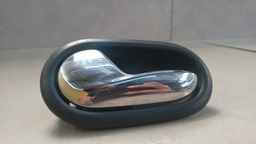 MAÇANETA INTERNA DIANTEIRA ESQUERDA RENAULT LOGAN 2019 2020