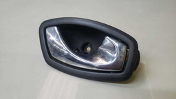 MAÇANETA INTERNA DIREITA RENAULT FLUENCE 2011 A 2017 (2)