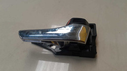 MAÇANETA INTERNA TRASEIRA DIREITA TOYOTA RAV4 2013