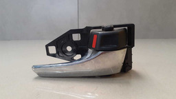 MAÇANETA INTERNA TRASEIRA DIREITA TOYOTA RAV4 2013