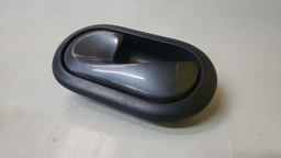 MAÇANETA INTERNA ESQUERDA RENAULT DUSTER 2012 A 2019 (6) PRETO