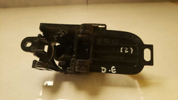 MAÇANETA INTERNA DIANTEIRA E. NISSAN LIVINA 2008 A 2013 (2)