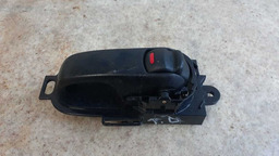 MAÇANETA INTERNA TRASEIRA DIREITA NISSAN LIVINA 2009
