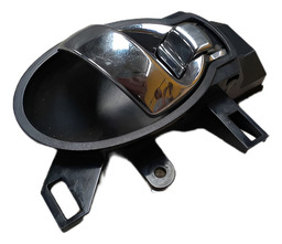 MAÇANETA INTERNA DIANTEIRA DIREITA NISSAN MARCH 2012 A 2019