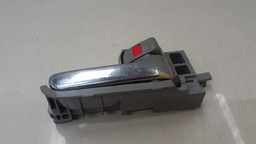 MAÇANETA INTERNA DIANT DIREITA TOYOTA COROLLA 2005 A 2008