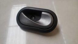 MAÇANETA INTERNA DIREITA RENAULT MEGANE 2007 A 2013 (4)