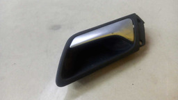 MAÇANETA INTERNA TRASEIRA ESQUERDO VW JETTA TSI 2012 2013