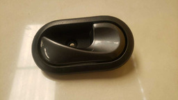 MAÇANETA INTERNA DIREITA RENAULT MEGANE 2007 A 2013 (2)