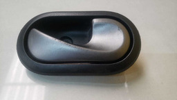 MAÇANETA INTERNA DIREITA RENAULT SANDERO 2008 A 2013 (4)