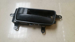 MAÇANETA INTERNA DIANTEIRA ESQUERDA SENTRA 2008 A 2013