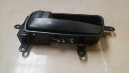 MAÇANETA INTERNA DIANTEIRA ESQUERDA SENTRA 2008 A 2013