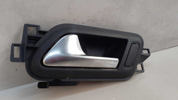 MAÇANETA INTERNA TRASEIRA ESQUERDA VW AMAROK 2018 ORIGINAL