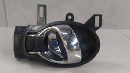 MAÇANETA INTERNA TRASEIRA DIREITA NISSAN VERSA 2019 A 2020