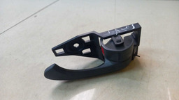 MAÇANETA INTERNA DIANTEIRA DIREITO TOYOTA RAV4 2014 2015