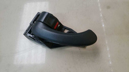 MAÇANETA INTERNA DIANTEIRA ESQUERDA TOYOTA RAV4 2007 A 2012