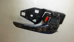 MAÇANETA INTERNA DIANTEIRA D TOYOTA HILUX SW4 2016 A 2018