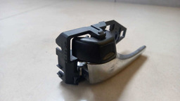 MAÇANETA INTERNA PORTA D E TOYOTA HILUX SW4 2.8 2017 2018