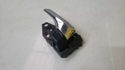 MAÇANETA INTERNA ESQUERDA TOYOTA RAV4 2013