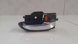 MAÇANETA INTERNA TRASEIRA DIREITA TOYOTA ETIOS 2017