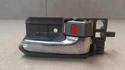 MAÇANETA INTERNA TRASEIRA DIREITA TOYOTA COROLLA 2005